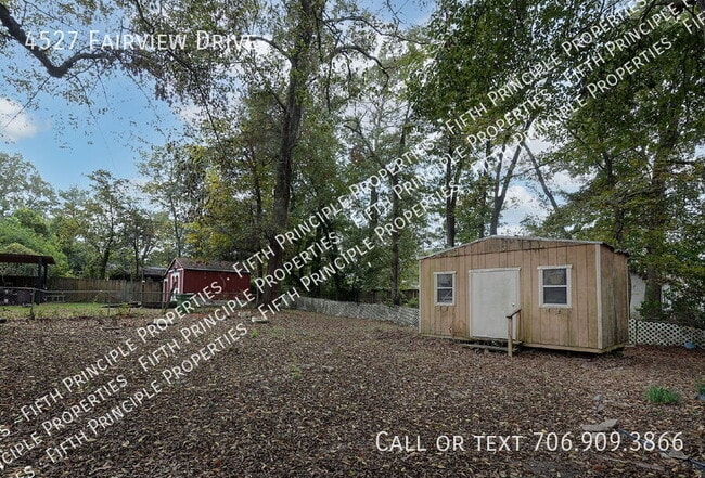 Building Photo - 4527 Fairview Dr