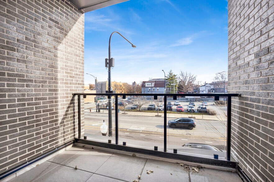 Building Photo - 3352 N Ashland Ave