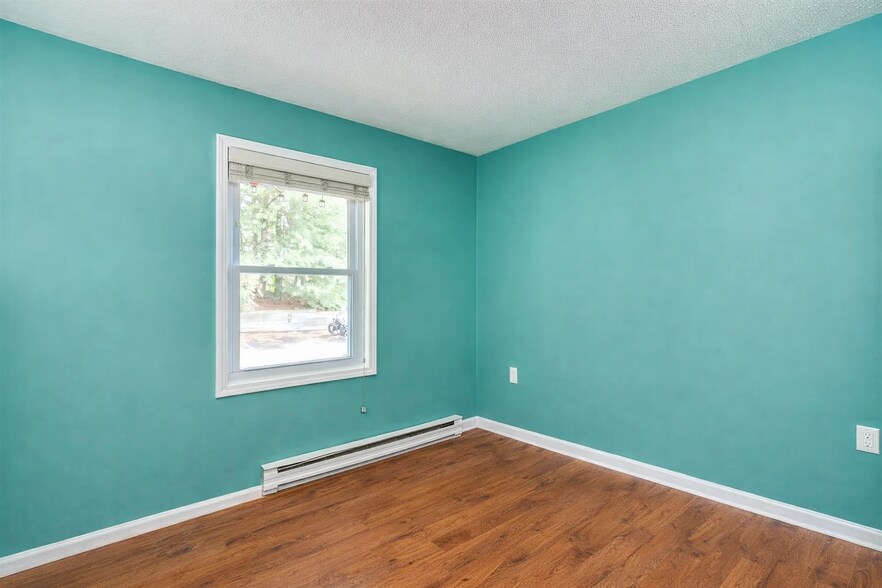 Room 2 - 14 Flintlock Ln