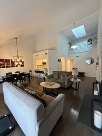 Building Photo - 4444 Lindell Blvd