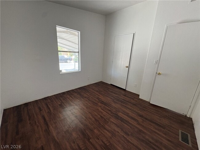 Building Photo - 4877 Saguaro Way