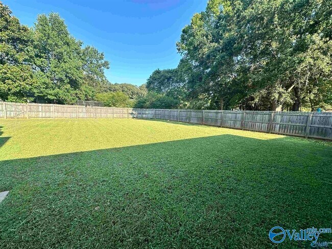 Building Photo - 7520 SW Clubfield Dr