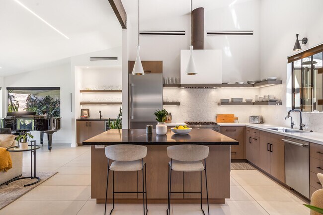 Building Photo - 44841 Desert Horizons Dr