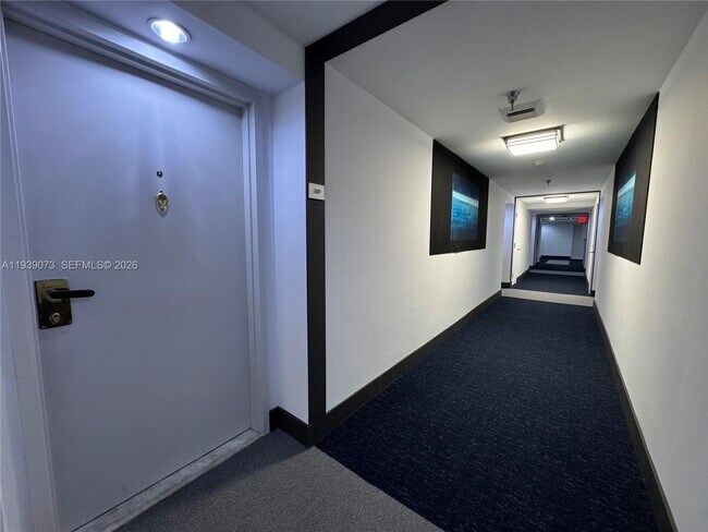 Building Photo - 555 NE 15th St