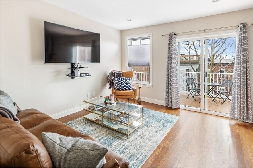 Building Photo - 323 Athens St