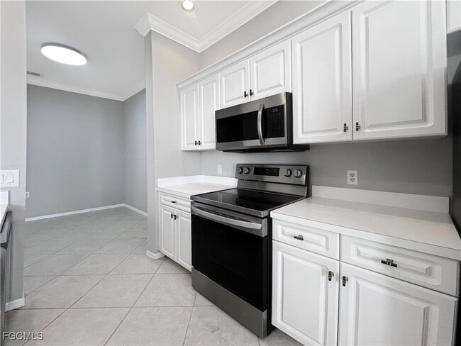 Building Photo - 8550 Kingbird Loop