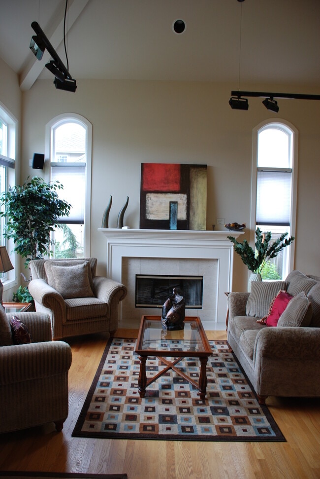 Building Photo - 20522 NE 23rd Ct