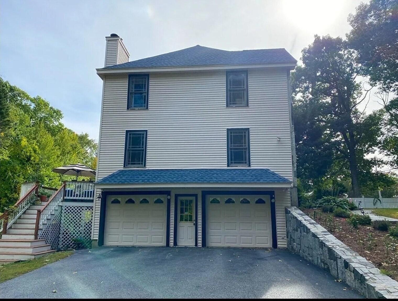 Building Photo - 340 River Rd