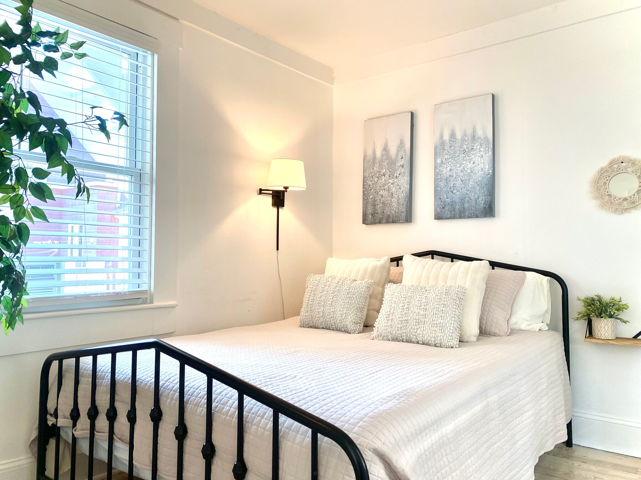 Building Photo - 4 Webster St