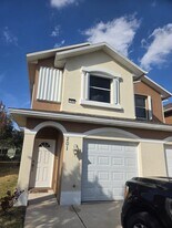 Building Photo - 1030 Venetian Dr