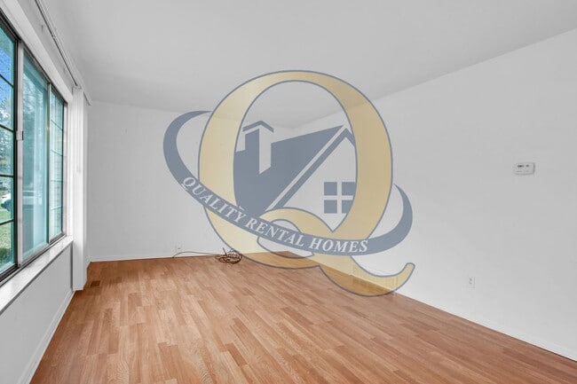 Building Photo - Available Now! - 3 Bedroom 1.5 Bath in Kearsley School District!