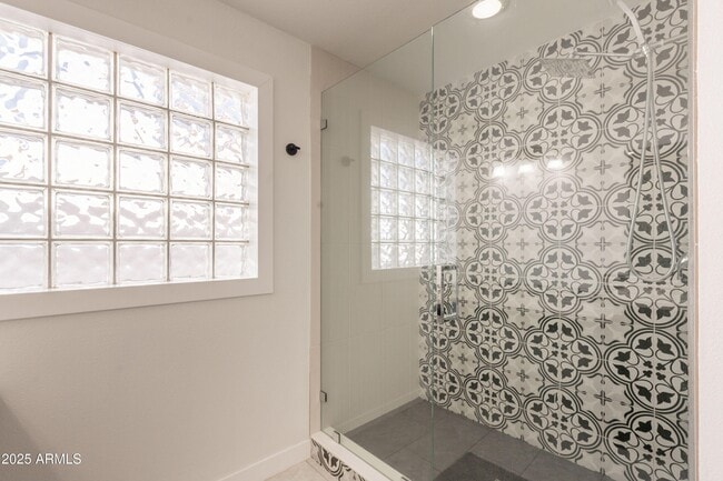 Building Photo - 6808 E Loma Land Dr