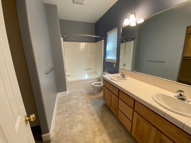 Building Photo - 20646 Hummingbird Ln