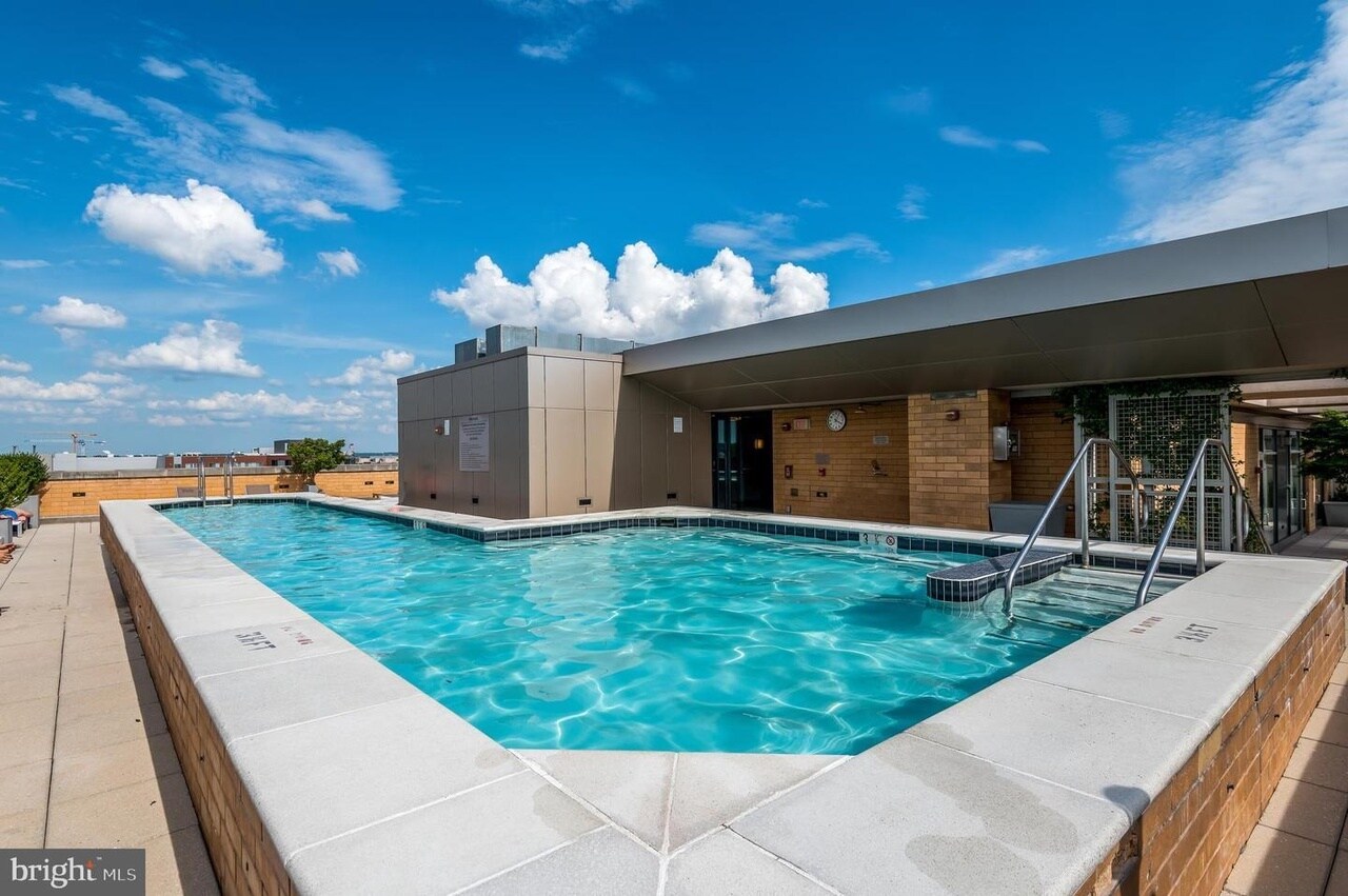 Building Photo - 475 K St NW