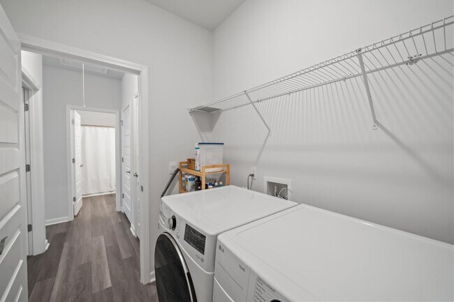 Building Photo - 182 Holloway Hl