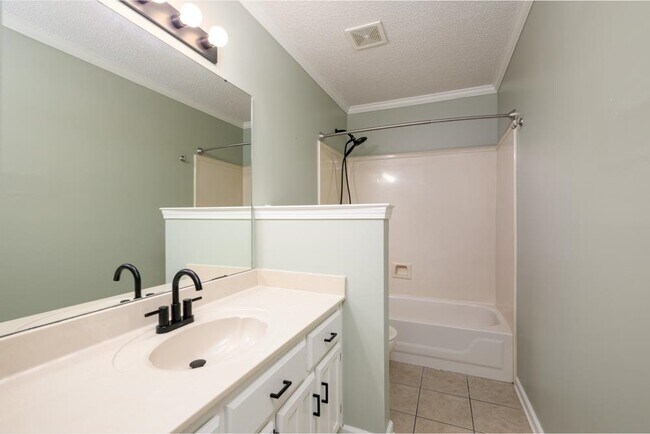 Building Photo - 3114 Shadow Green Ln