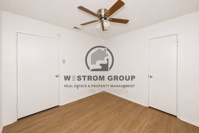Building Photo - 316 Crowe Dr