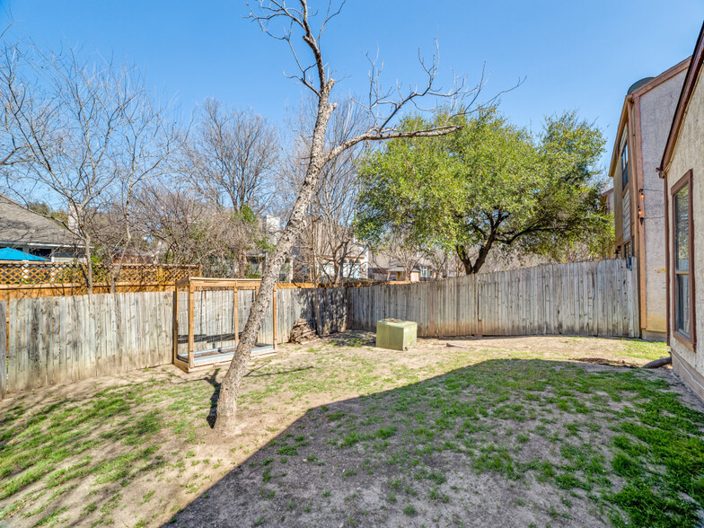 Building Photo - 13035 Brook Garden Ln