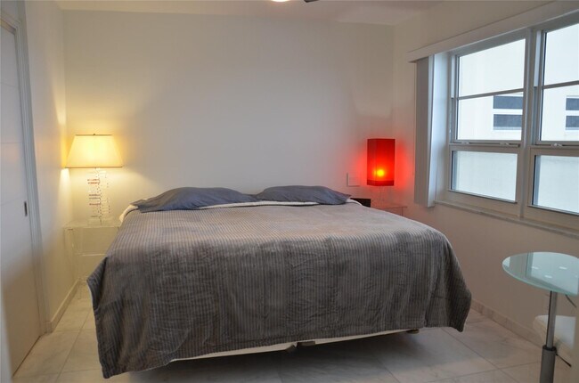 Building Photo - 6000 N Ocean Blvd