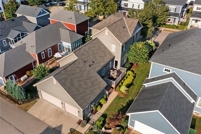 Building Photo - 261 1st St