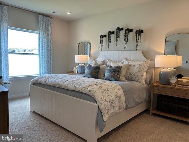 Building Photo - 265 Baker Dr