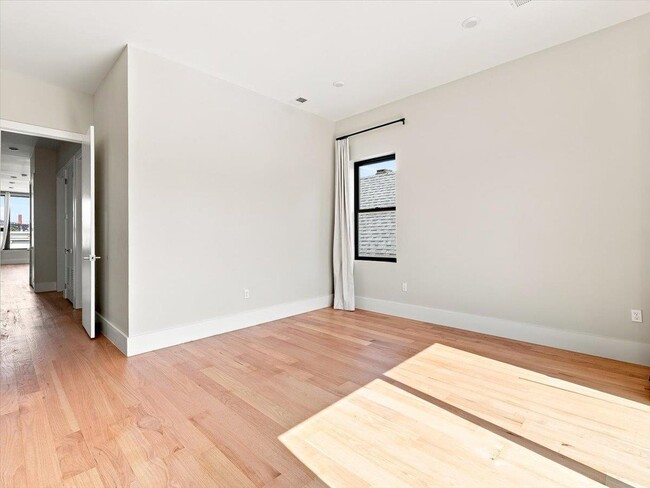 Building Photo - 220 Freeman Ave