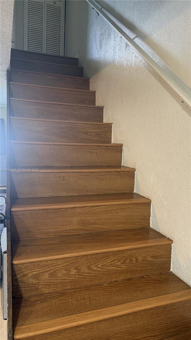 Building Photo - 6703 N Kendall Dr