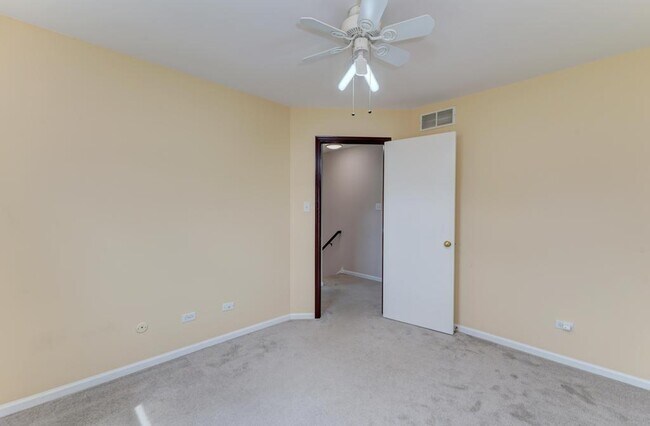 Building Photo - 1413 Skylark Ln