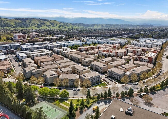 Building Photo - 890 White Moonstone Loop