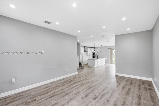 Building Photo - 15411 SW 9th Way