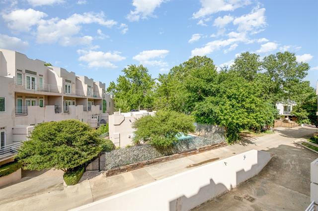 Building Photo - 4040 Avondale Ave