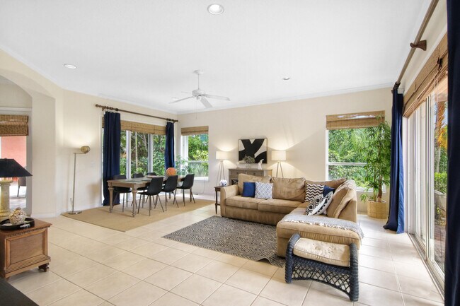 Building Photo - 2771 Twin Oaks Way