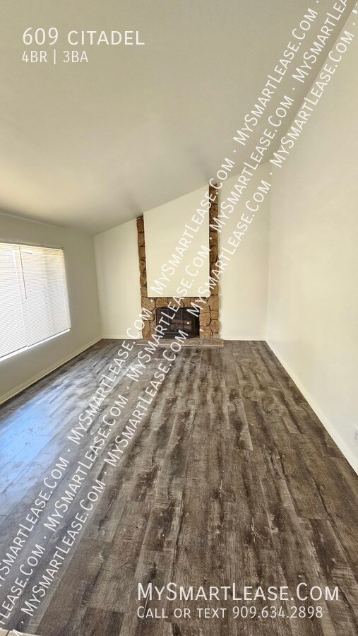 Building Photo - 609 citadel-