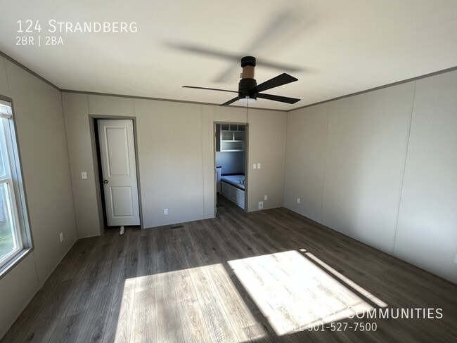 Building Photo - 124 Strandberg-