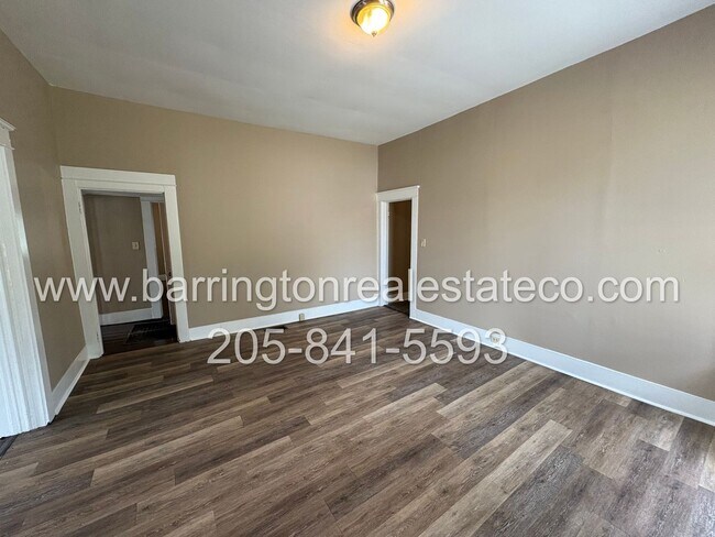 Building Photo - 4900 Terrace R-