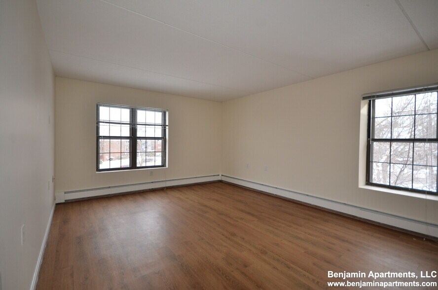 Building Photo - 767 Highland Ave