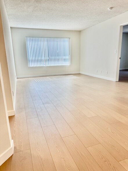 Building Photo - 5259 Cartwright Ave