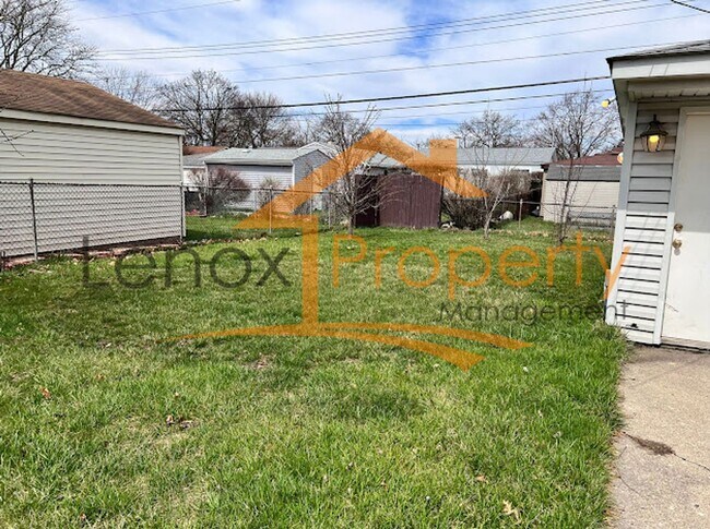 Building Photo - 3 Bedroom Home In Westland $300 off First Month Rent