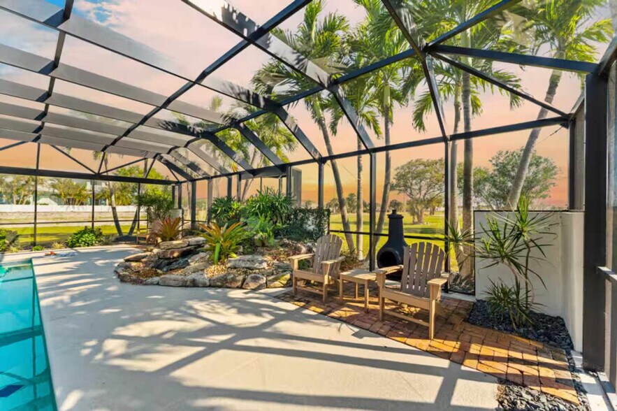 Building Photo - 12 Fairway Dr