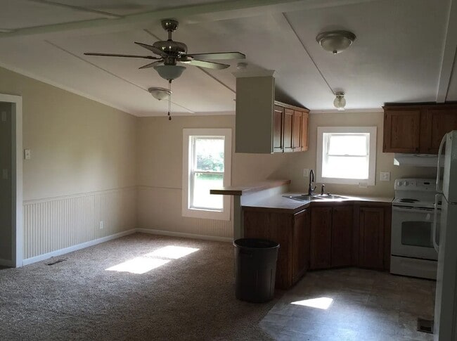 Building Photo - 2567 500 E