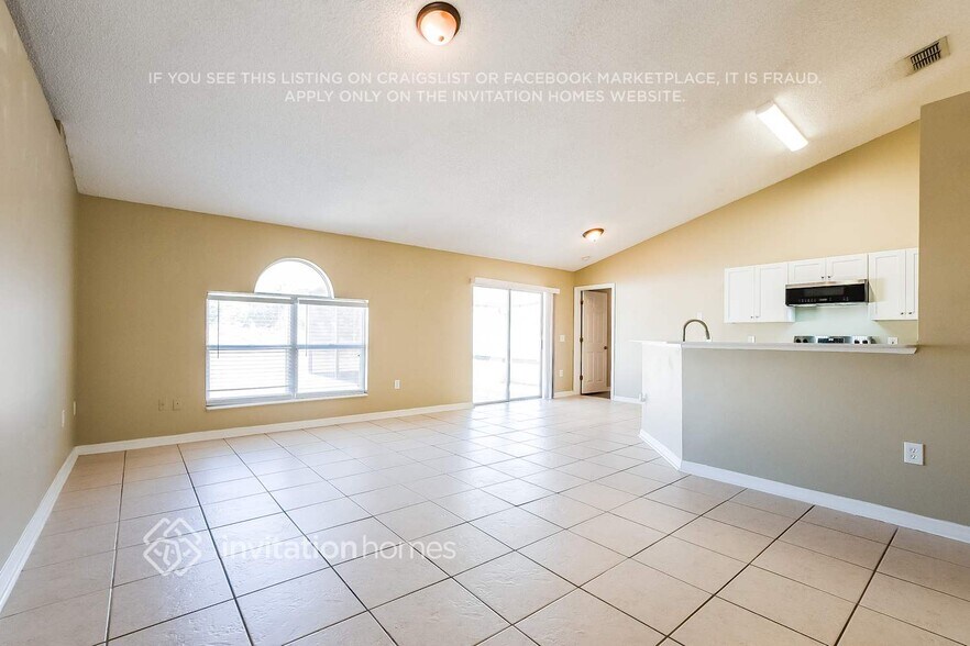 Building Photo - 2535 E Juliet Dr