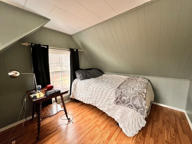 Building Photo - 1N261 Stacy Ct