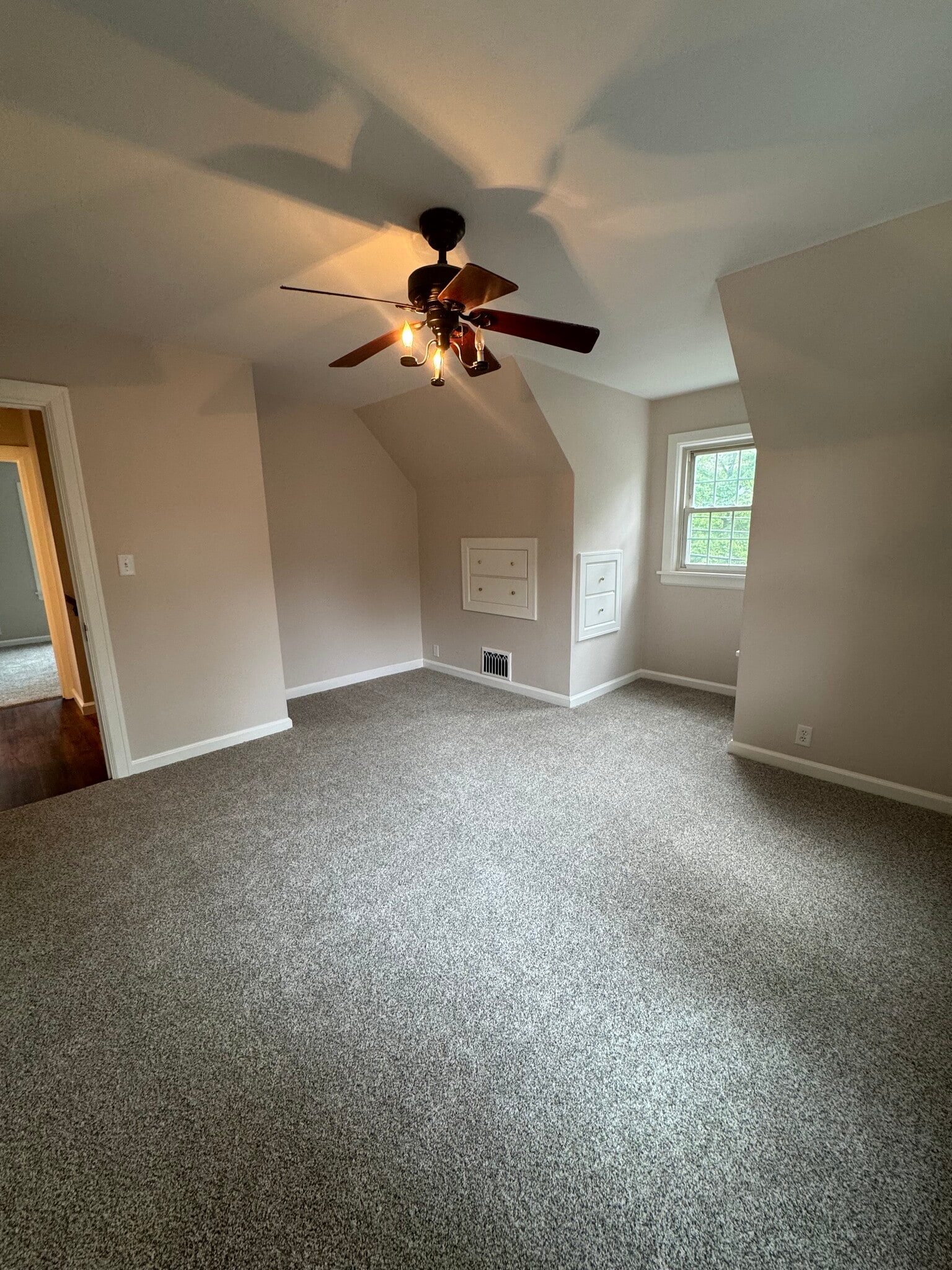 Building Photo - 809 Vine St