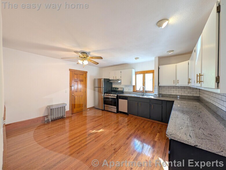 Building Photo - 119 Lowell St