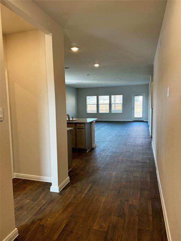 Building Photo - 115 Bethpage Dr