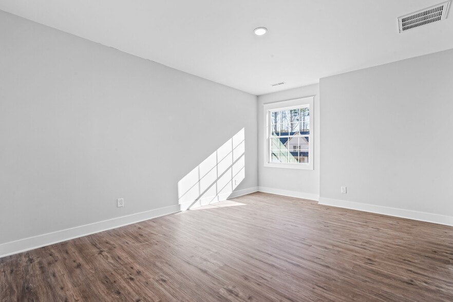 Building Photo - 145 Vast View Wy