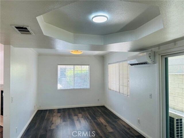 Building Photo - 4238 La Rica Ave