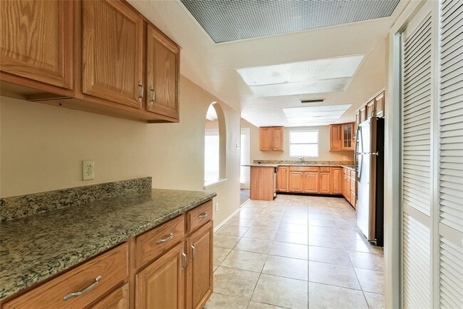 Building Photo - 5514 Edgebrook Forest Dr