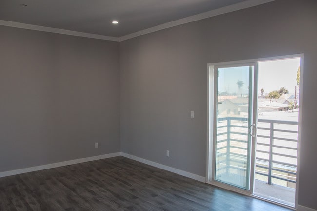 Building Photo - 20520 S Western Ave