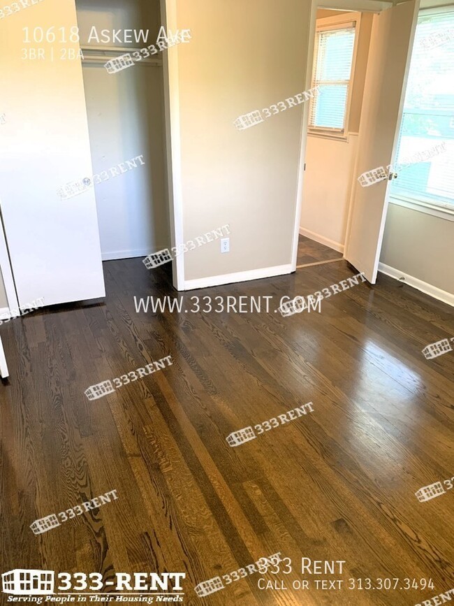 Building Photo - 10618 Askew Ave